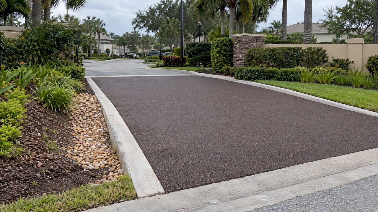 HOAs and Municipal Buyers: Colored Driveway Resurfacing Specs, 28–59 MPa