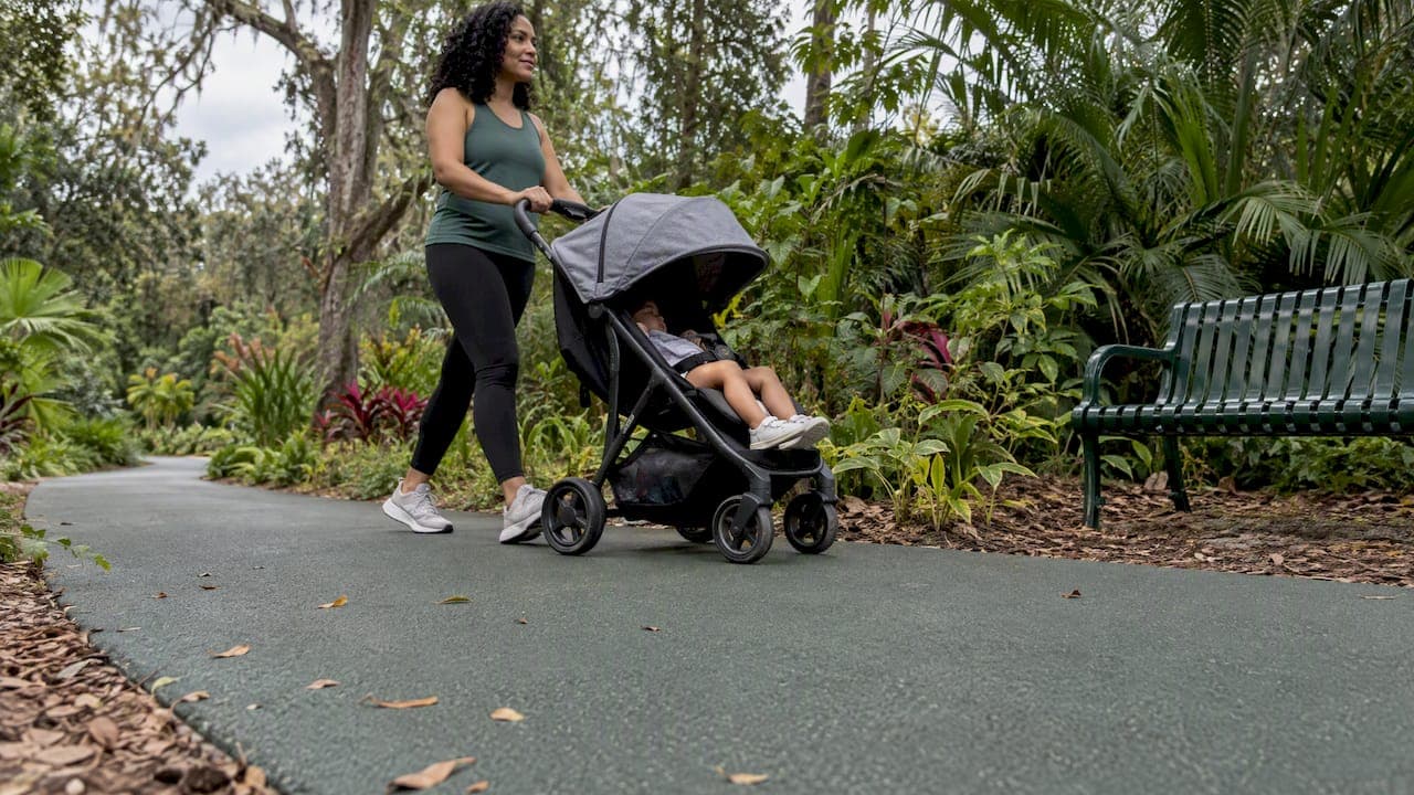 Quiet Walkway Surfaces: What Makes a Path Hush Underfoot
