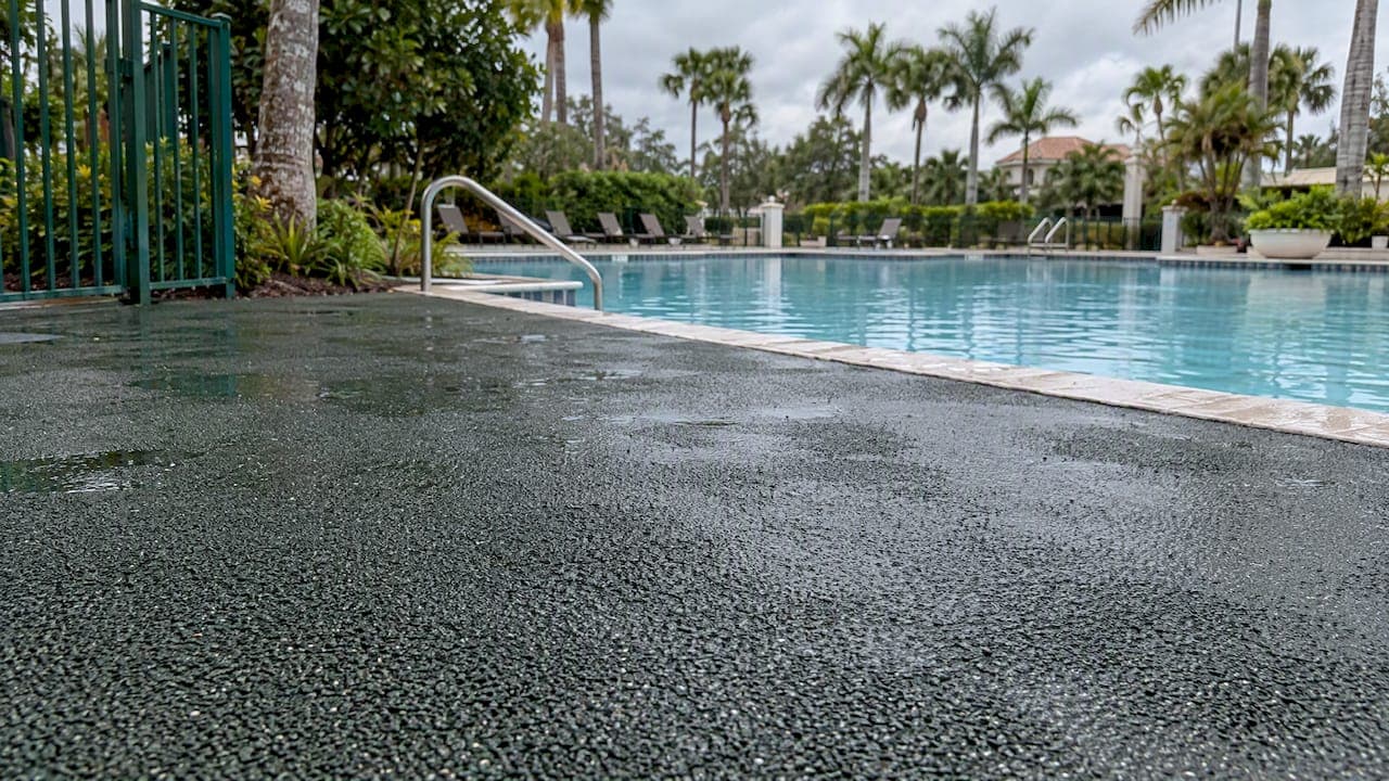 Rubber Paving in Humid Climates: What Holds Up and What Doesn't